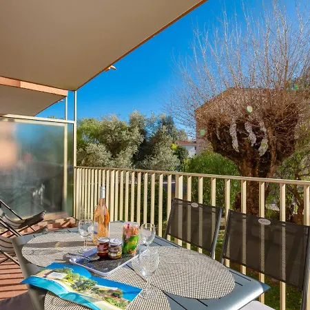 Apartment Les Sables By Interhome